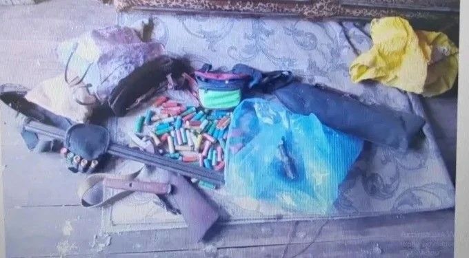 ЖИТЕЛЬ ДУБЕНСКОГО РАЙОНА ОБВИНЯЕТСЯ В ПРИОБРЕТЕНИИ, ХРАНЕНИИ ВЗРЫВЧАТЫХ ВЕЩЕСТВ И ИЗГОТОВЛЕНИИ БОЕПРИПАСОВ К ОГНЕСТРЕЛЬНОМУ ОРУЖИЮ ЖИТЕЛЬ ДУБЕНСКОГО РАЙОНА ОБВИНЯЕТСЯ В ПРИОБРЕТЕНИИ, ХРАНЕНИИ ВЗРЫВЧАТЫХ ВЕЩЕСТВ И ИЗГОТОВЛЕНИИ БОЕПРИПАСОВ К ОГНЕСТРЕЛЬНОМУ ОРУЖИЮ