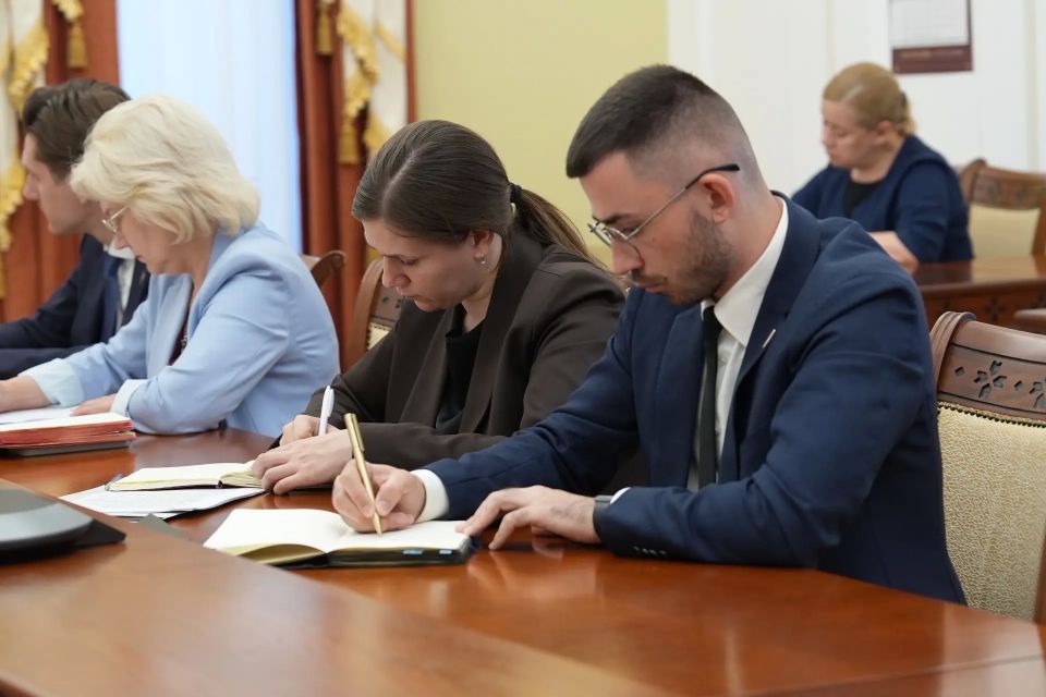 Артём Здунов: Обсудили организацию массового обучения детей Мордовии плаванию Артём Здунов: Обсудили организацию массового обучения детей Мордовии плаванию