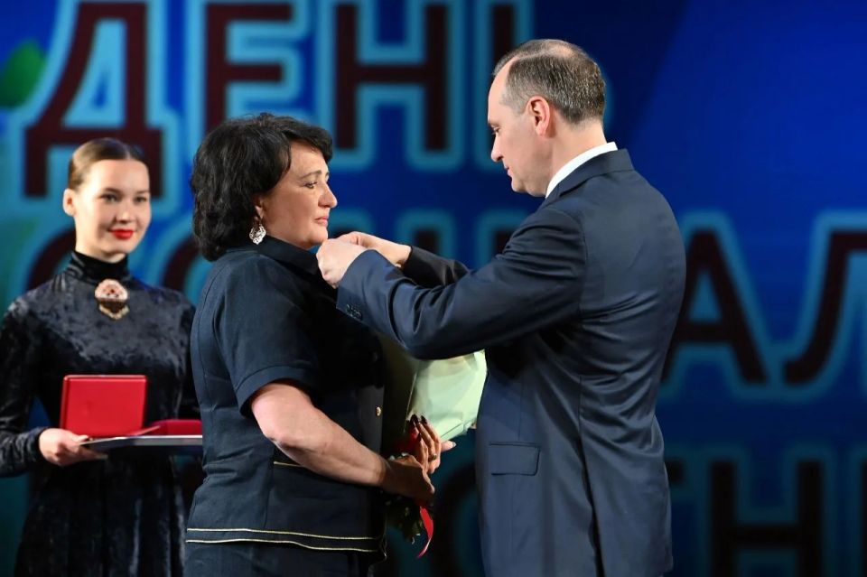 В Саранске состоялось торжественное собрание, приуроченное ко Дню социального работника В Саранске состоялось торжественное собрание, приуроченное ко Дню социального работника