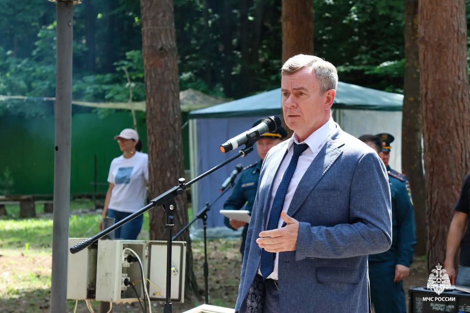 В Мордовии дан старт республиканским соревнованиям юных спасателей — «Школа безопасности» В Мордовии дан старт республиканским соревнованиям юных спасателей — «Школа безопасности»