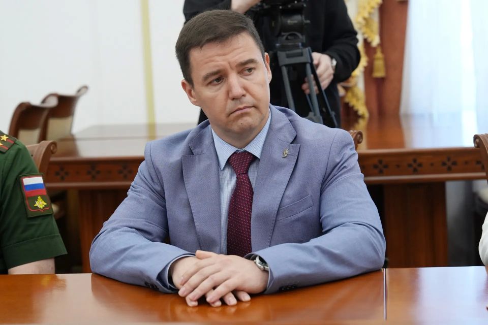 Артём Здунов: В наш адрес поступают обращения от жен и матерей мобилизованных земляков, подписавших контракт с Минобороны РФ - после 1 января 2026 года не все получили полагающиеся региональные выплаты Артём Здунов: В наш адрес поступают обращения от жен и матерей мобилизованных земляков, подписавших контракт с Минобороны РФ - после 1 января 2026 года не все получили полагающиеся региональные выплаты
