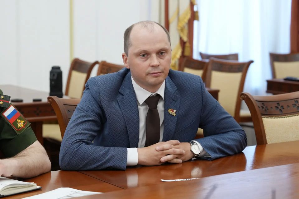 Артём Здунов: В наш адрес поступают обращения от жен и матерей мобилизованных земляков, подписавших контракт с Минобороны РФ - после 1 января 2026 года не все получили полагающиеся региональные выплаты Артём Здунов: В наш адрес поступают обращения от жен и матерей мобилизованных земляков, подписавших контракт с Минобороны РФ - после 1 января 2026 года не все получили полагающиеся региональные выплаты