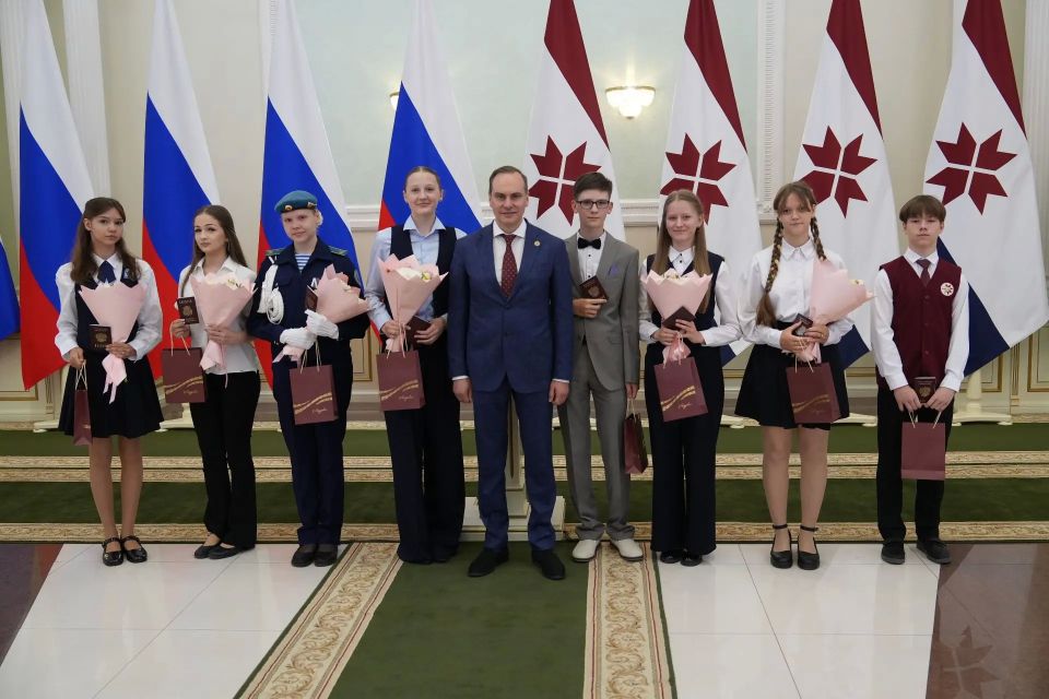 12 июня в Мордовии проведена церемония вручения государственных наград 12 июня в Мордовии проведена церемония вручения государственных наград