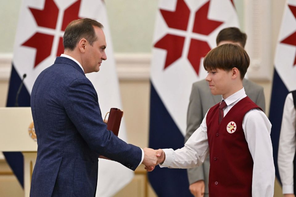12 июня в Доме Республики состоялась торжественная церемония, посвященная Дню России 12 июня в Доме Республики состоялась торжественная церемония, посвященная Дню России