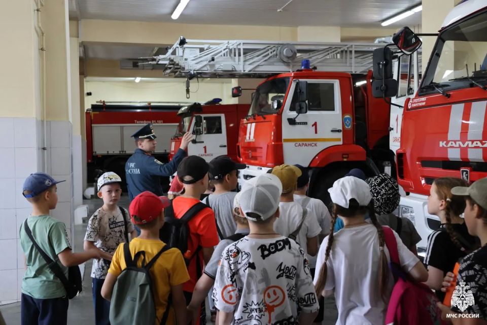 В ПСЧ №1 особенно громко и радостно, когда приходят дети! В ПСЧ №1 особенно громко и радостно, когда приходят дети!