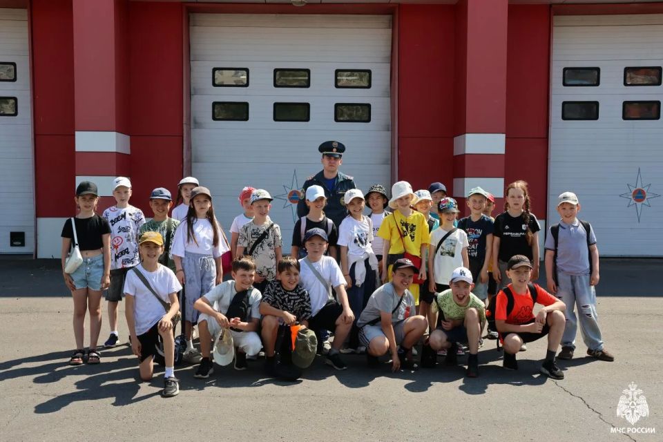 В ПСЧ №1 особенно громко и радостно, когда приходят дети! В ПСЧ №1 особенно громко и радостно, когда приходят дети!