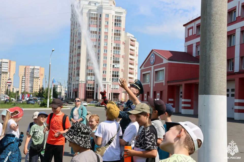 В ПСЧ №1 особенно громко и радостно, когда приходят дети! В ПСЧ №1 особенно громко и радостно, когда приходят дети!