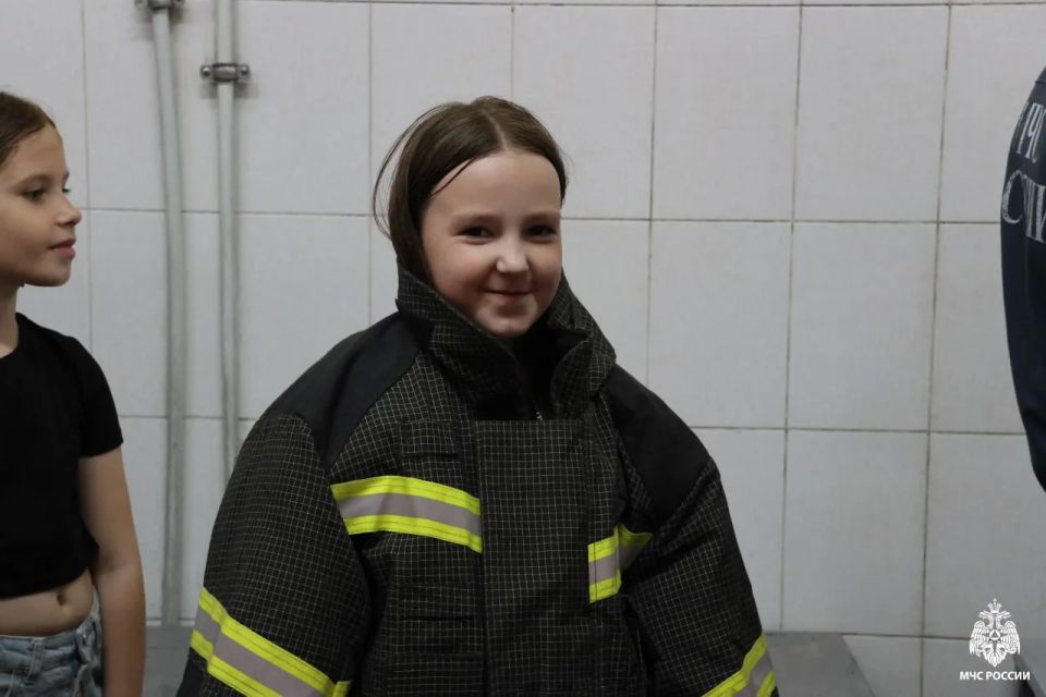 В ПСЧ №1 особенно громко и радостно, когда приходят дети! В ПСЧ №1 особенно громко и радостно, когда приходят дети!