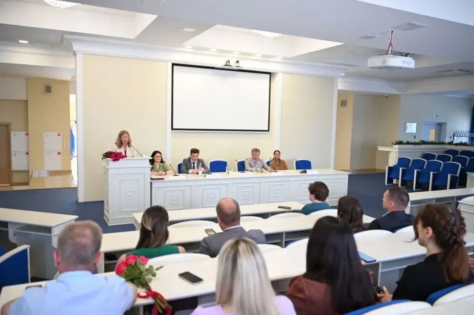 В МГУ им. Н.П. Огарева состоялось торжественное вручение дипломов выпускникам Программы подготовки управленческих кадров для организаций народного хозяйства РФ В МГУ им. Н.П. Огарева состоялось торжественное вручение дипломов выпускникам Программы подготовки управленческих кадров для организаций народного хозяйства РФ