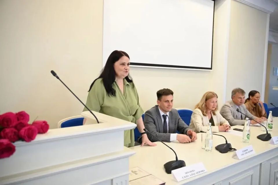 В МГУ им. Н.П. Огарева состоялось торжественное вручение дипломов выпускникам Программы подготовки управленческих кадров для организаций народного хозяйства РФ В МГУ им. Н.П. Огарева состоялось торжественное вручение дипломов выпускникам Программы подготовки управленческих кадров для организаций народного хозяйства РФ