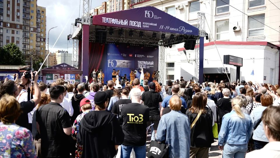 Мордовские театры продолжают путь с «Театральным поездом»! Мордовские театры продолжают путь с «Театральным поездом»!