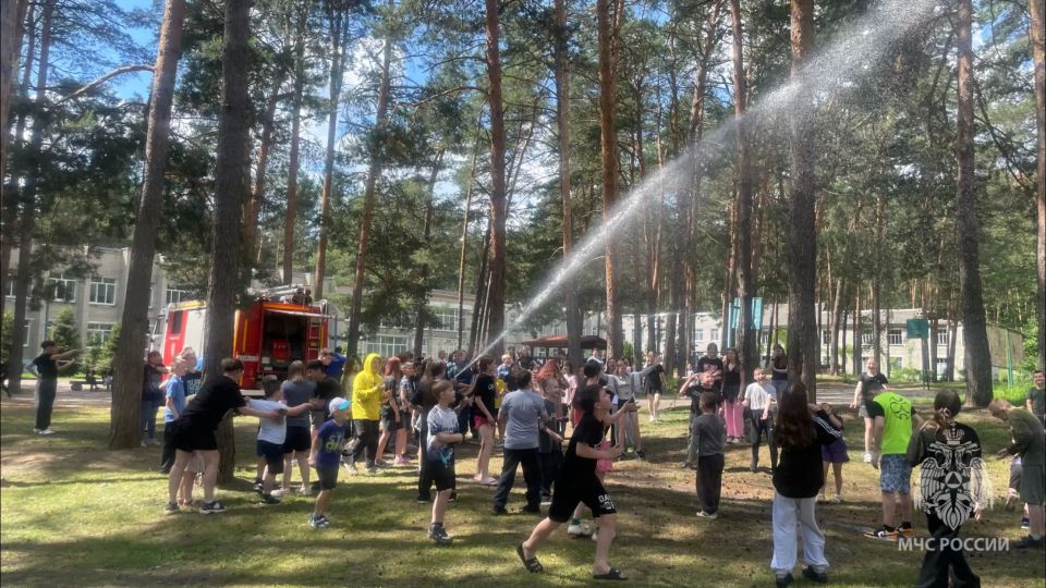 В Ковылкинском детском санатории "Сосновый бор" прошло профилактическое занятие от сотрудников чрезвычайного ведомства В Ковылкинском детском санатории "Сосновый бор" прошло профилактическое занятие от сотрудников чрезвычайного ведомства