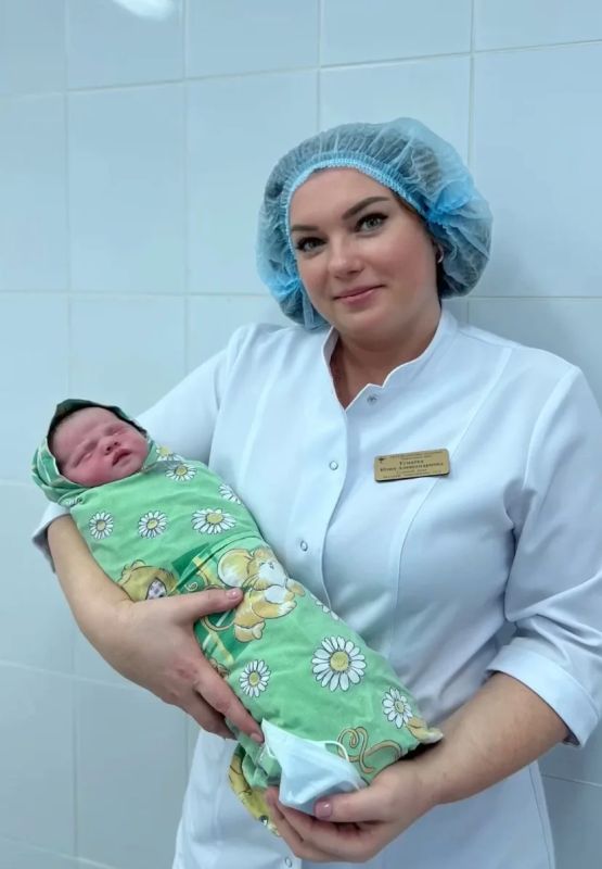 Артём Здунов: С Днём медработника уважаемые ветераны здравоохранения, дорогие врачи, медсёстры, фельдшеры Мордовии!!! У нас сильное медицинское сообщество, уникальные специалисты, которые постоянно совершенствуют своё... Артём Здунов: С Днём медработника уважаемые ветераны здравоохранения, дорогие врачи, медсёстры, фельдшеры Мордовии!!! У нас сильное медицинское сообщество, уникальные специалисты, которые постоянно совершенствуют своё...