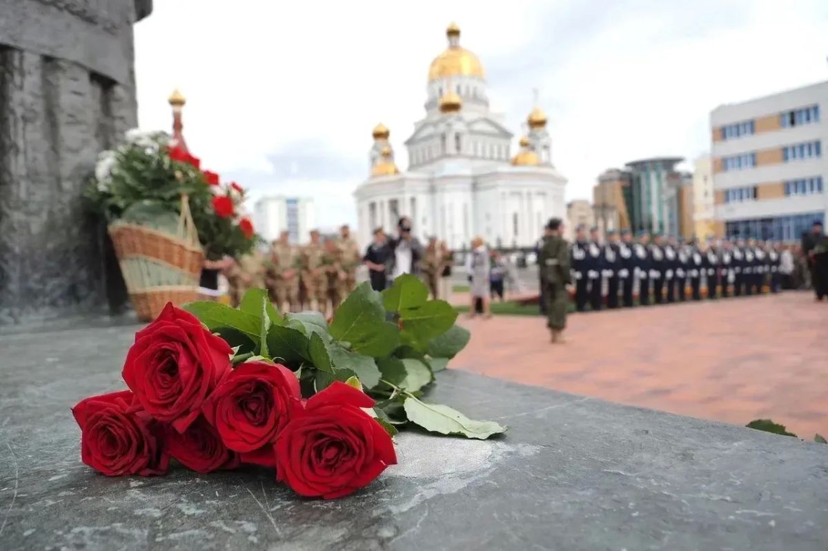 22 июня, в День памяти и скорби, по всей стране вспоминают о начале Великой Отечественной войны 22 июня, в День памяти и скорби, по всей стране вспоминают о начале Великой Отечественной войны
