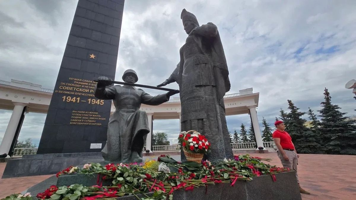 Руководитель следственного управления участие в памятных мероприятиях, посвященных Дню памяти и скорби