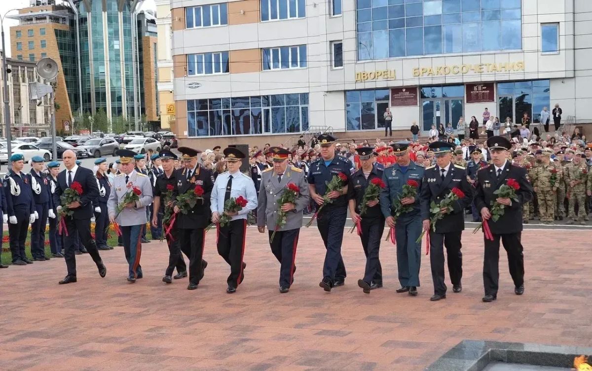 22 июня, в День памяти и скорби, по всей стране вспоминают о начале Великой Отечественной войны 22 июня, в День памяти и скорби, по всей стране вспоминают о начале Великой Отечественной войны