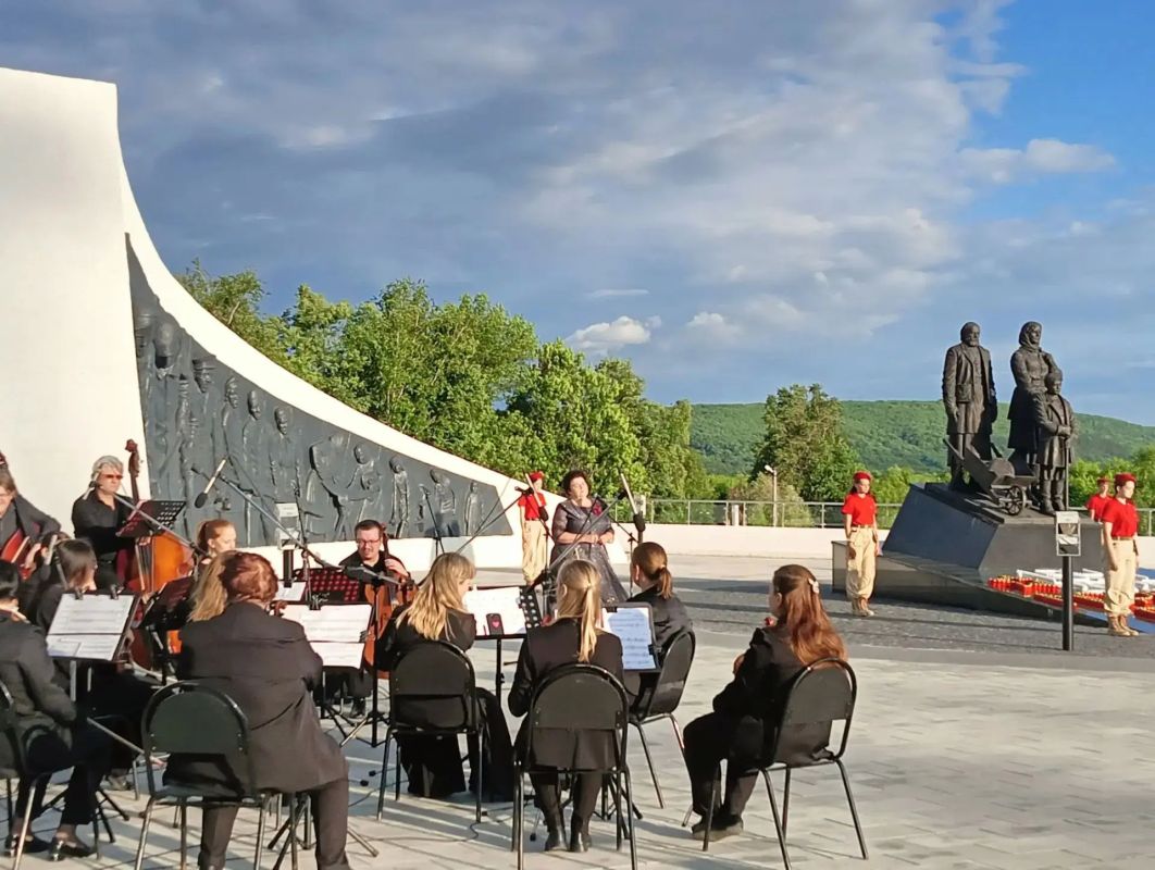 На Сурском рубеже состоялось памятно-мемориальное мероприятие, посвящённое Дню памяти и скорби На Сурском рубеже состоялось памятно-мемориальное мероприятие, посвящённое Дню памяти и скорби