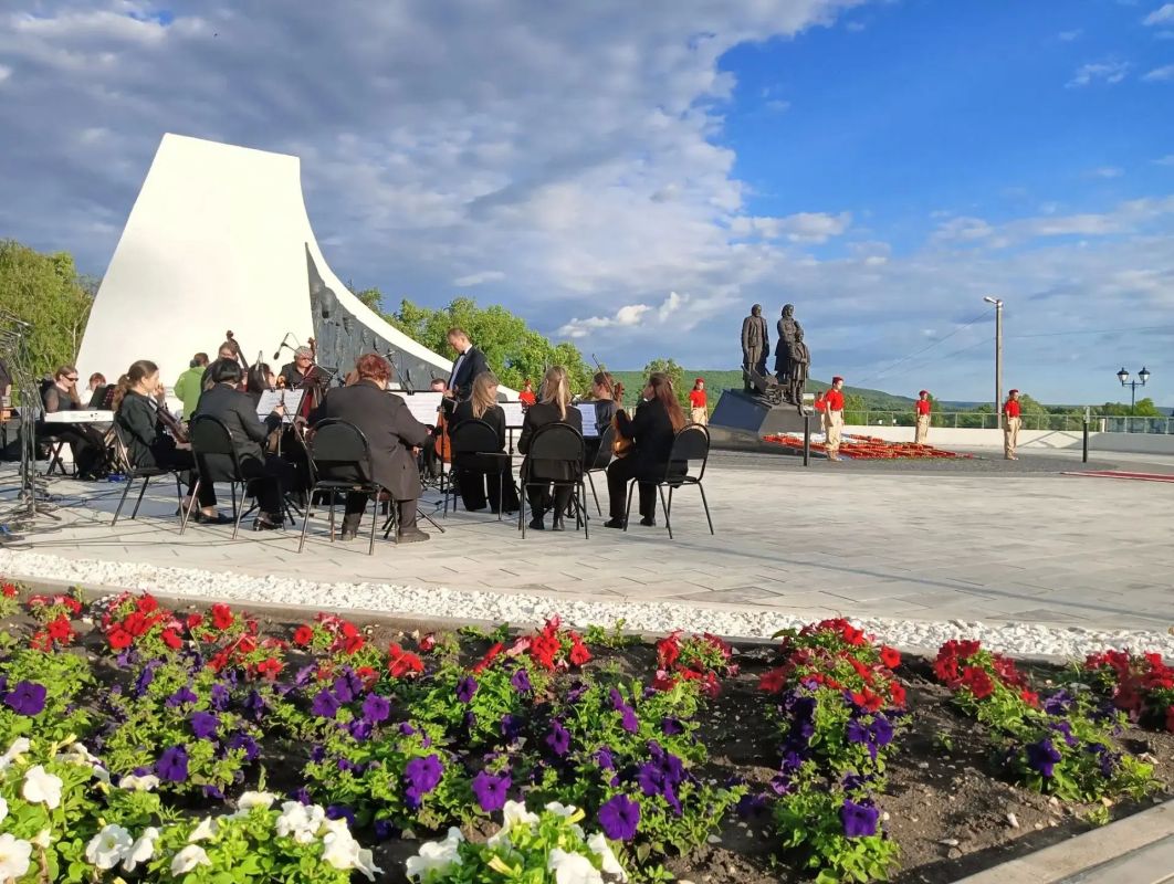 На Сурском рубеже состоялось памятно-мемориальное мероприятие, посвящённое Дню памяти и скорби На Сурском рубеже состоялось памятно-мемориальное мероприятие, посвящённое Дню памяти и скорби