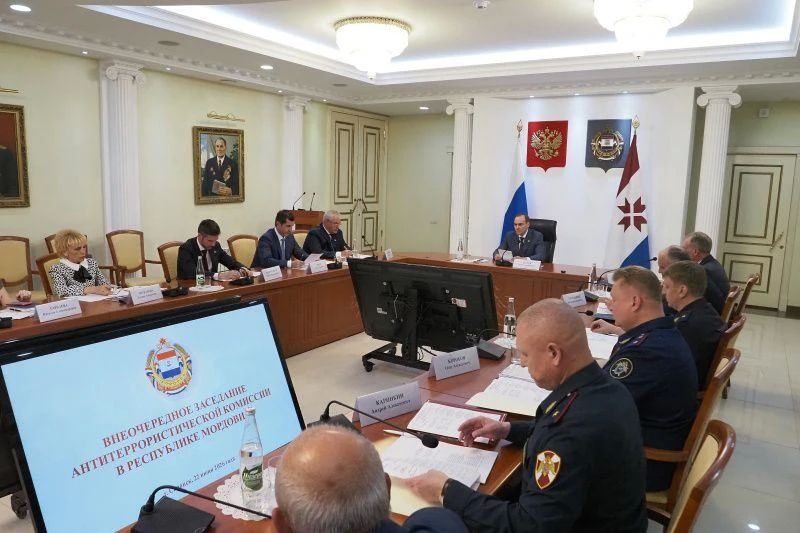Владимир Чибиркин обсудил меры антитеррористической защищённости в Мордовии Владимир Чибиркин обсудил меры антитеррористической защищённости в Мордовии