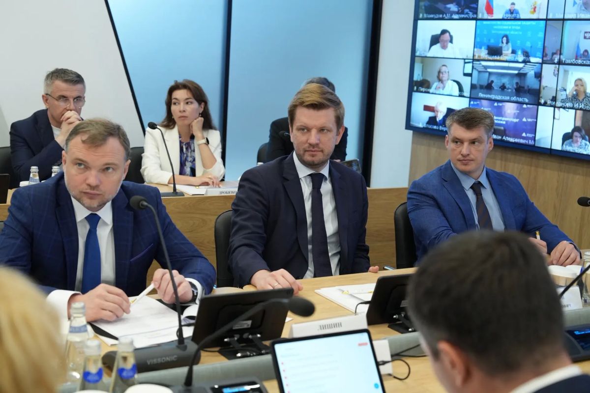 Артём Здунов: #ГоссоветСемья. С командой Госсовета по направлению «Семья» проанализировали подходы к одному из важнейших вопросов - репродуктивное здоровье наших жителей Артём Здунов: #ГоссоветСемья. С командой Госсовета по направлению «Семья» проанализировали подходы к одному из важнейших вопросов - репродуктивное здоровье наших жителей