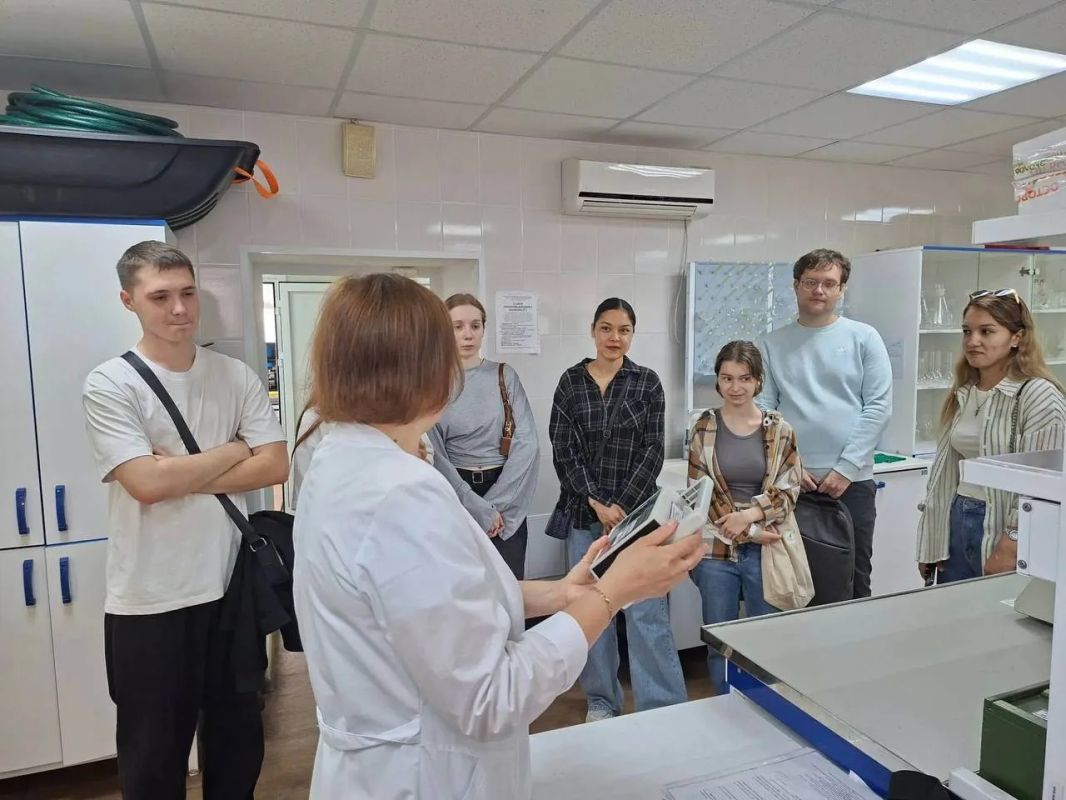 Студенты Института геоинформационных технологий и географии МГУ им. Н.П. Огарева побывали на экскурсии в филиале «ЦЛАТИ по Республике Мордовия» Студенты Института геоинформационных технологий и географии МГУ им. Н.П. Огарева побывали на экскурсии в филиале «ЦЛАТИ по Республике Мордовия»
