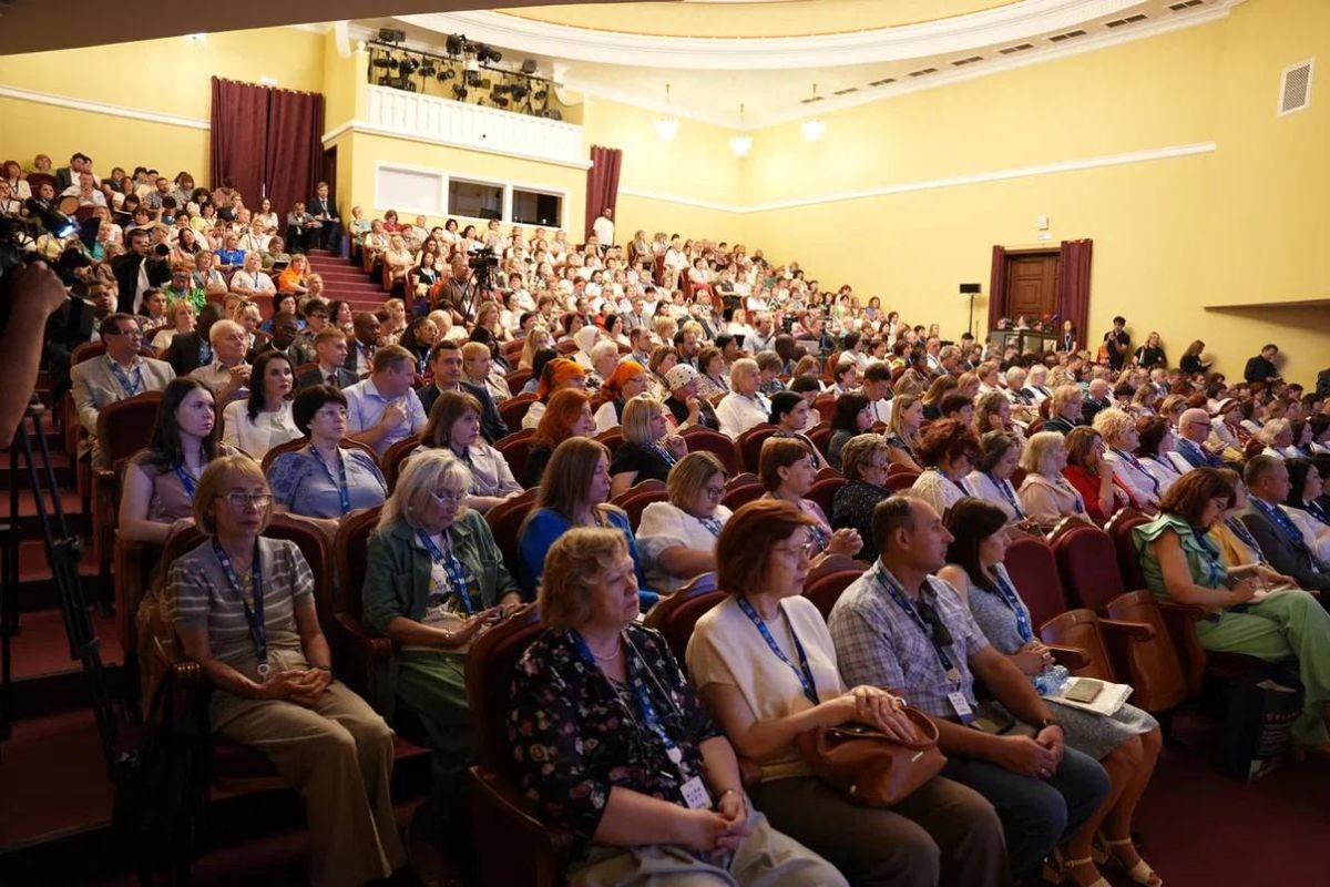 В Саранске стартовала III Международная конференция высокого уровня «Всемирная сокровищница родных языков: оберегать и лелеять. Контекст, политика и практика сохранения языков коренных народов», приуроченная к Международному... В Саранске стартовала III Международная конференция высокого уровня «Всемирная сокровищница родных языков: оберегать и лелеять. Контекст, политика и практика сохранения языков коренных народов», приуроченная к Международному...