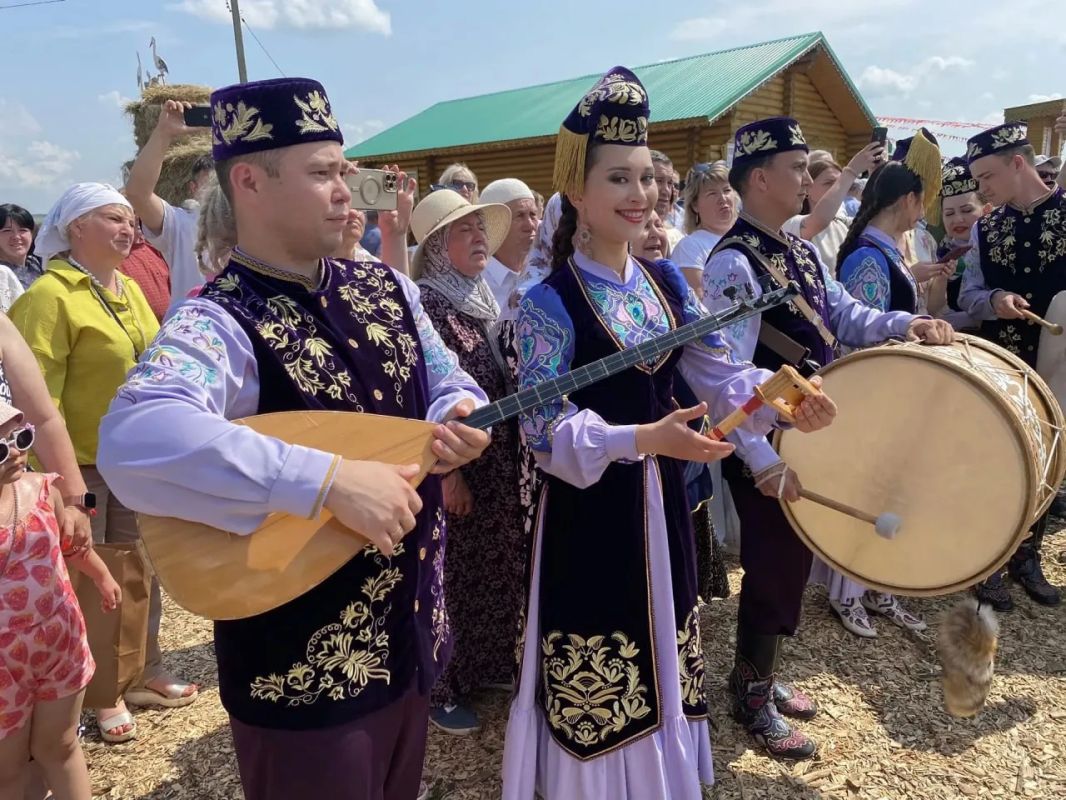 Сабантуй в селе Аксеново уже в самом разгаре! Сабантуй в селе Аксеново уже в самом разгаре!