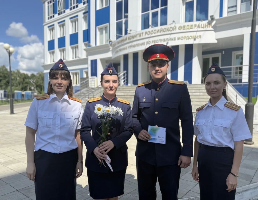Женский совет при следственном управлении поздравляет с Днем семьи, любви и верности Женский совет при следственном управлении поздравляет с Днем семьи, любви и верности