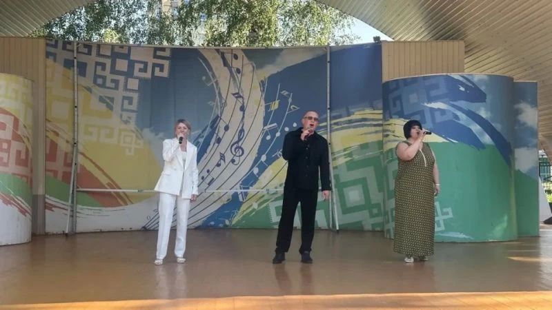 В День семьи, любви и верности сотрудники полиции Мордовии подарили праздник своим коллегам и их детям В День семьи, любви и верности сотрудники полиции Мордовии подарили праздник своим коллегам и их детям