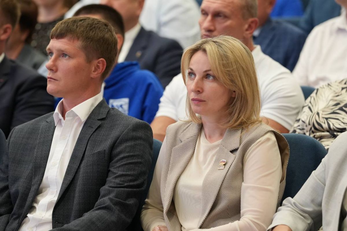 Артём Здунов: #КомандаПрезидента. Встретились с соратниками и однопартийцами из «Единой России»: обсудили планы и задачи нашей Народной программы, выдвинули кандидатов в депутаты ГосСобрания РМ по республиканскому списку и... Артём Здунов: #КомандаПрезидента. Встретились с соратниками и однопартийцами из «Единой России»: обсудили планы и задачи нашей Народной программы, выдвинули кандидатов в депутаты ГосСобрания РМ по республиканскому списку и...