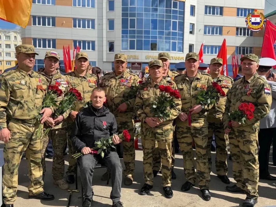 В едином строю и на фронте, и в тылу В едином строю и на фронте, и в тылу