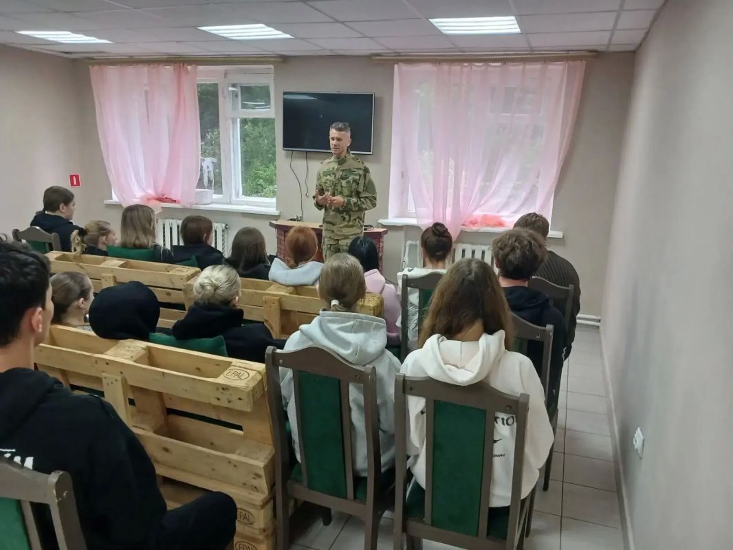 В Детском оздоровительном лагере «Изумрудный» им. В. Дубинина проведено профилактическое мероприятие антитеррористической направленности В Детском оздоровительном лагере «Изумрудный» им. В. Дубинина проведено профилактическое мероприятие антитеррористической направленности