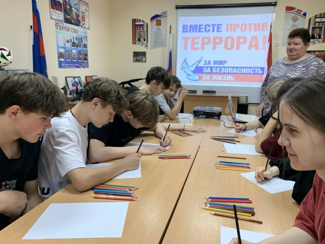 В ЦЕНТРЕ ПОМОЩИ ДЕТЯМ, ОСТАВШИМСЯ БЕЗ ПОПЕЧЕНИЯ РОДИТЕЛЕЙ, ПРОШЁЛ ЛИКБЕЗ НА ТЕМУ "ИНФОРМАЦИОННАЯ ГИГИЕНА – ЩИТ ОТ ПРОПАГАНДЫ ТЕРРОРИЗМА" В ЦЕНТРЕ ПОМОЩИ ДЕТЯМ, ОСТАВШИМСЯ БЕЗ ПОПЕЧЕНИЯ РОДИТЕЛЕЙ, ПРОШЁЛ ЛИКБЕЗ НА ТЕМУ "ИНФОРМАЦИОННАЯ ГИГИЕНА – ЩИТ ОТ ПРОПАГАНДЫ ТЕРРОРИЗМА"