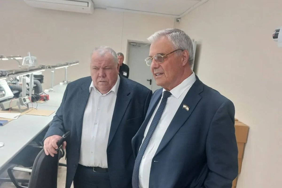 Председатель Госсобрания Мордовии Владимир Чибиркин посетил промышленные объекты в Ельниковском районе Председатель Госсобрания Мордовии Владимир Чибиркин посетил промышленные объекты в Ельниковском районе