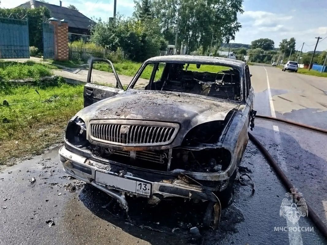 В Большеигнатовском районе сгорел автомобиль В Большеигнатовском районе сгорел автомобиль