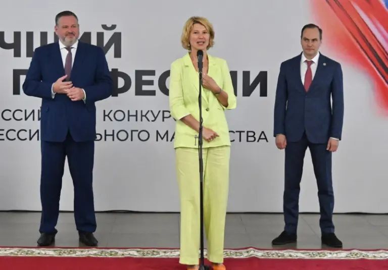 В эти дни Мордовия стала не просто площадкой для громких федеральных событий — она выступила моделью того, как регион может системно работать с кадрами, инфраструктурой и имиджем сельской жизни