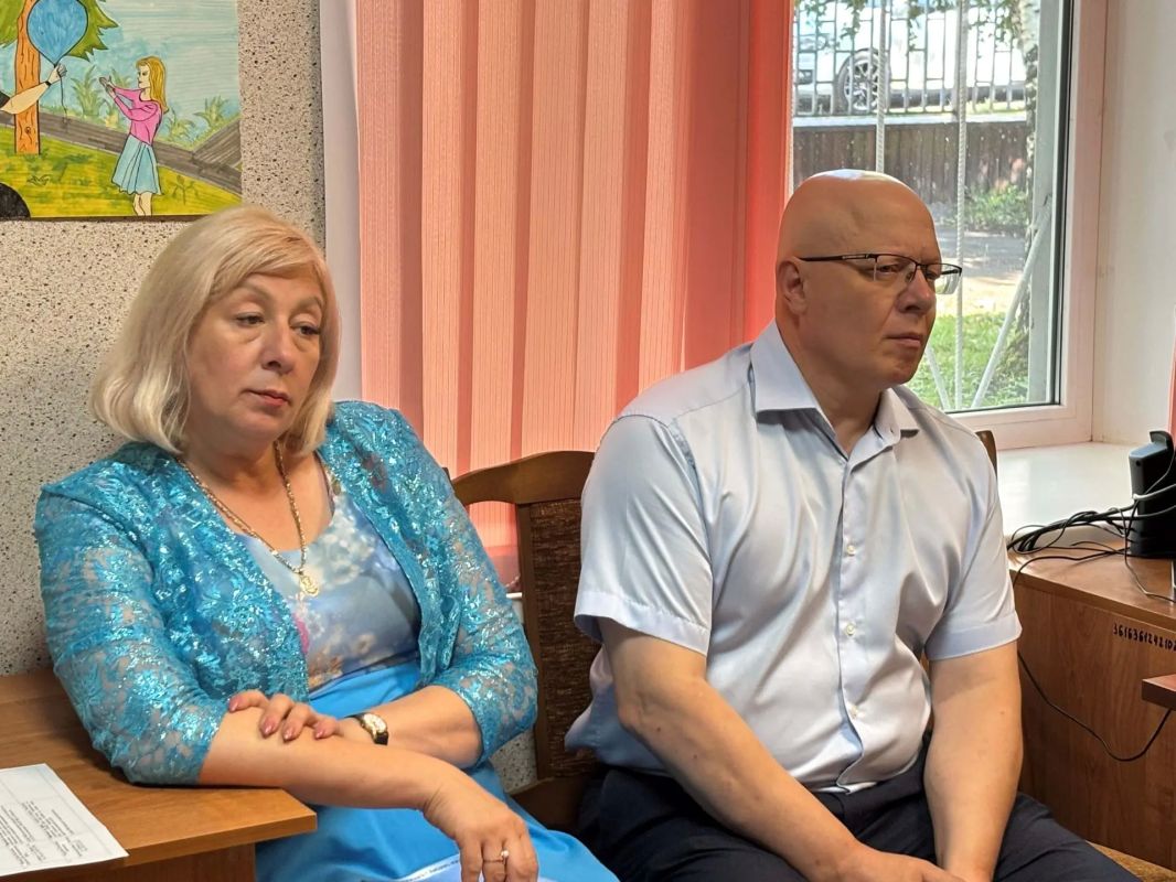 Министр внутренних дел по Республике Мордовия Юрий Поляков провел личный прием граждан в поселке Торбеево Министр внутренних дел по Республике Мордовия Юрий Поляков провел личный прием граждан в поселке Торбеево