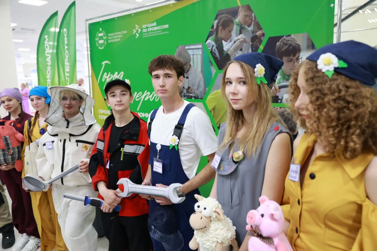 Артём Здунов: Встретили на мордовской хлебосольной земле дорогих гостей - министра сельского хозяйства РФ Артём Здунов: Встретили на мордовской хлебосольной земле дорогих гостей - министра сельского хозяйства РФ