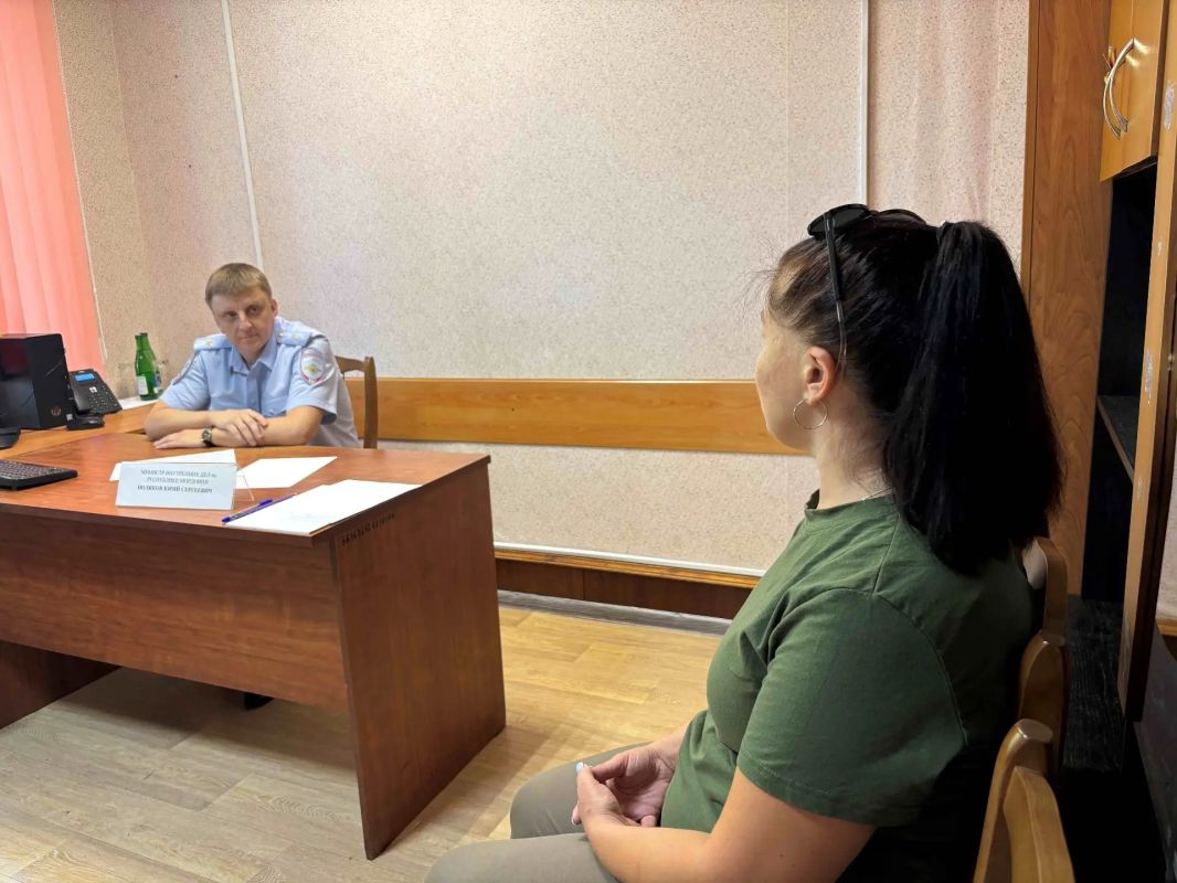 Министр внутренних дел по Республике Мордовия Юрий Поляков провел личный прием граждан в поселке Торбеево Министр внутренних дел по Республике Мордовия Юрий Поляков провел личный прием граждан в поселке Торбеево