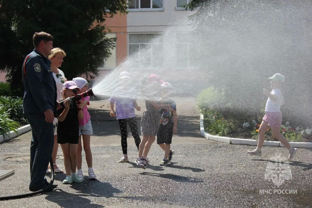 В рамках проекта «Школа семейной пожарной безопасности» в МАДОУ "Центр развития ребенка - детский сад №46" прошло увлекательное занятие В рамках проекта «Школа семейной пожарной безопасности» в МАДОУ "Центр развития ребенка - детский сад №46" прошло увлекательное занятие