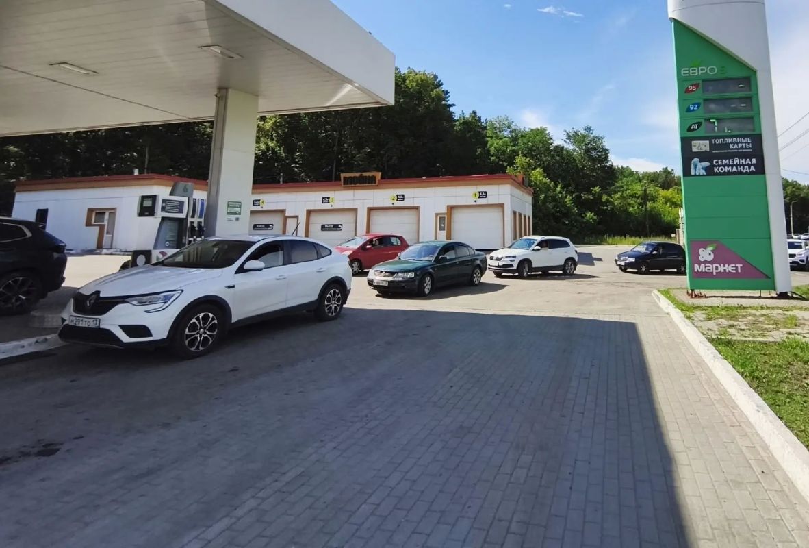 Мы запомним тебя, июль! Но пришло время прощаться и ждать, что нам принесёт твой братец-август Мы запомним тебя, июль! Но пришло время прощаться и ждать, что нам принесёт твой братец-август