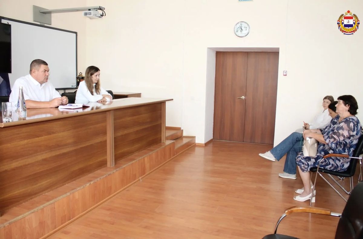 Прямой диалог с властью. Для оперативного решения насущных проблем, в республике продолжаются приёмы граждан Прямой диалог с властью. Для оперативного решения насущных проблем, в республике продолжаются приёмы граждан