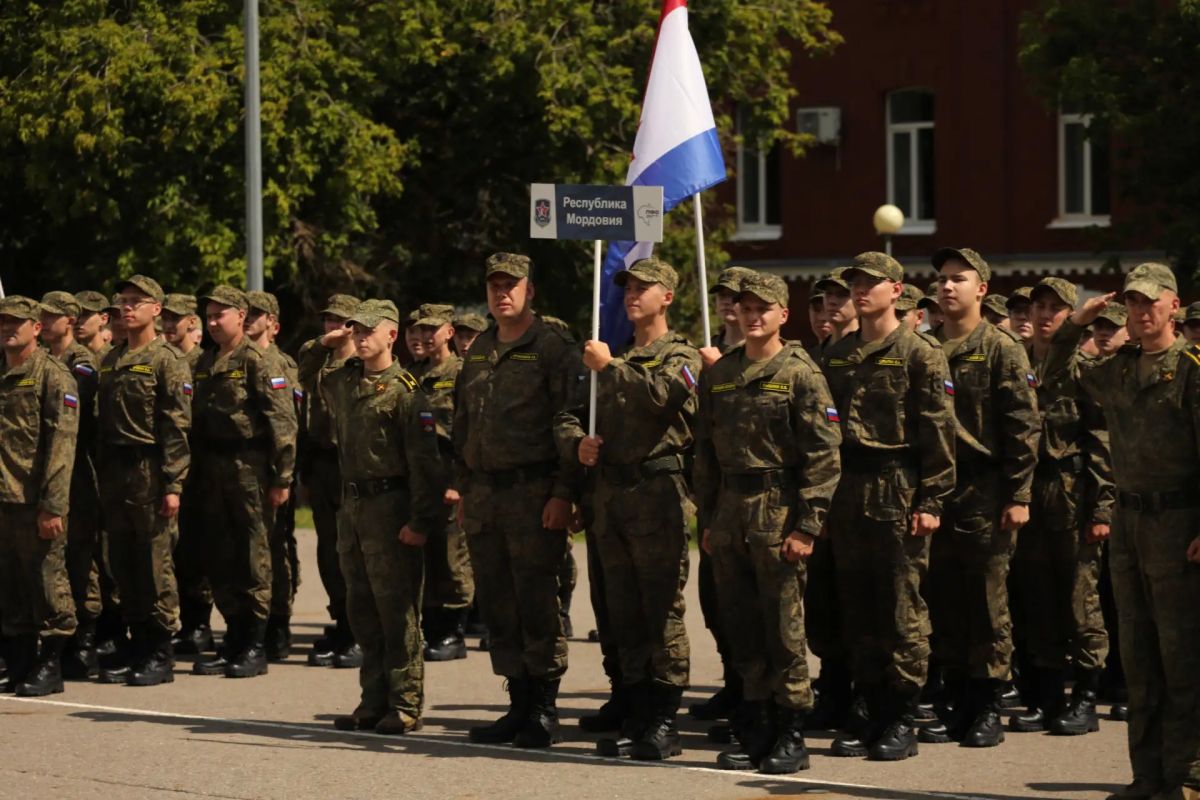 Делегация Мордовии принимает участие в окружных сборах «Гвардеец» Делегация Мордовии принимает участие в окружных сборах «Гвардеец»