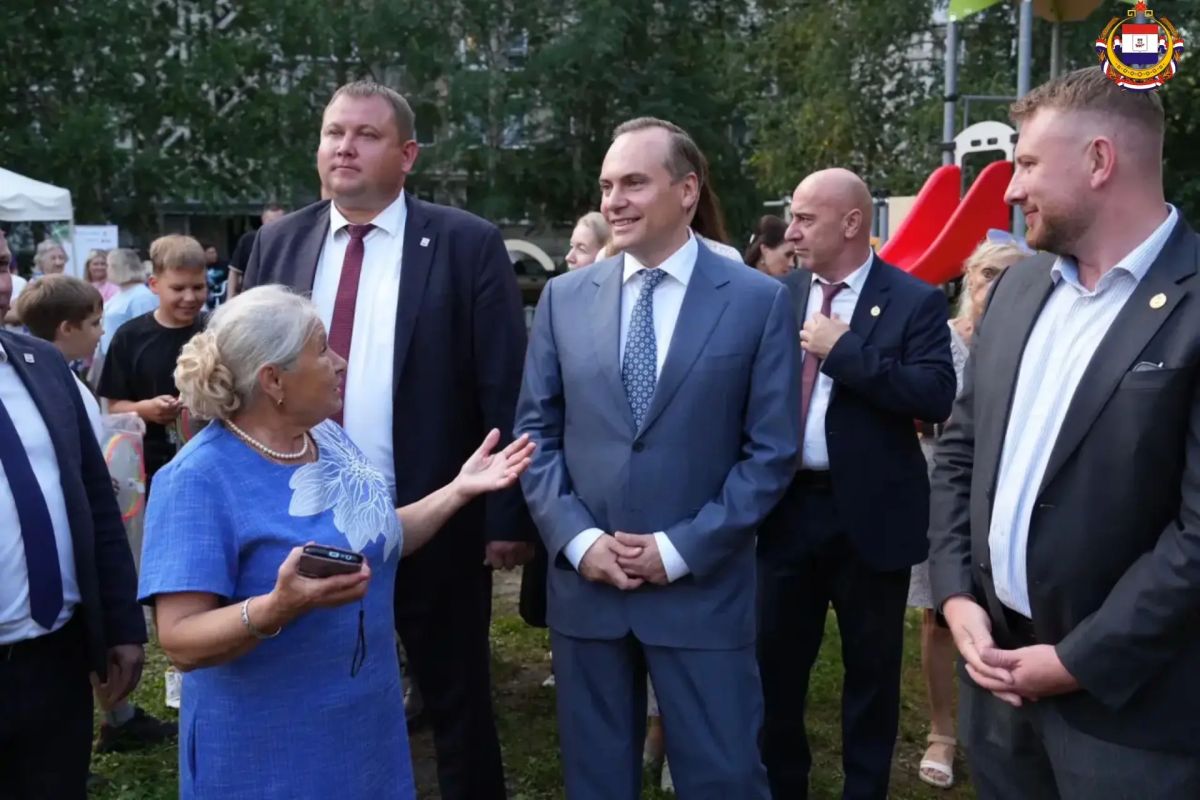 «Наш двор - это райский уголок!» «Наш двор - это райский уголок!»