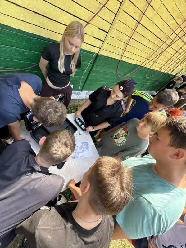 В детских оздоровительных лагерях «Юность» и «Сивинь» в Краснослободском районе прошли профилактические мероприятия с участием представителей различных подразделений МВД по Республике Мордовия В детских оздоровительных лагерях «Юность» и «Сивинь» в Краснослободском районе прошли профилактические мероприятия с участием представителей различных подразделений МВД по Республике Мордовия
