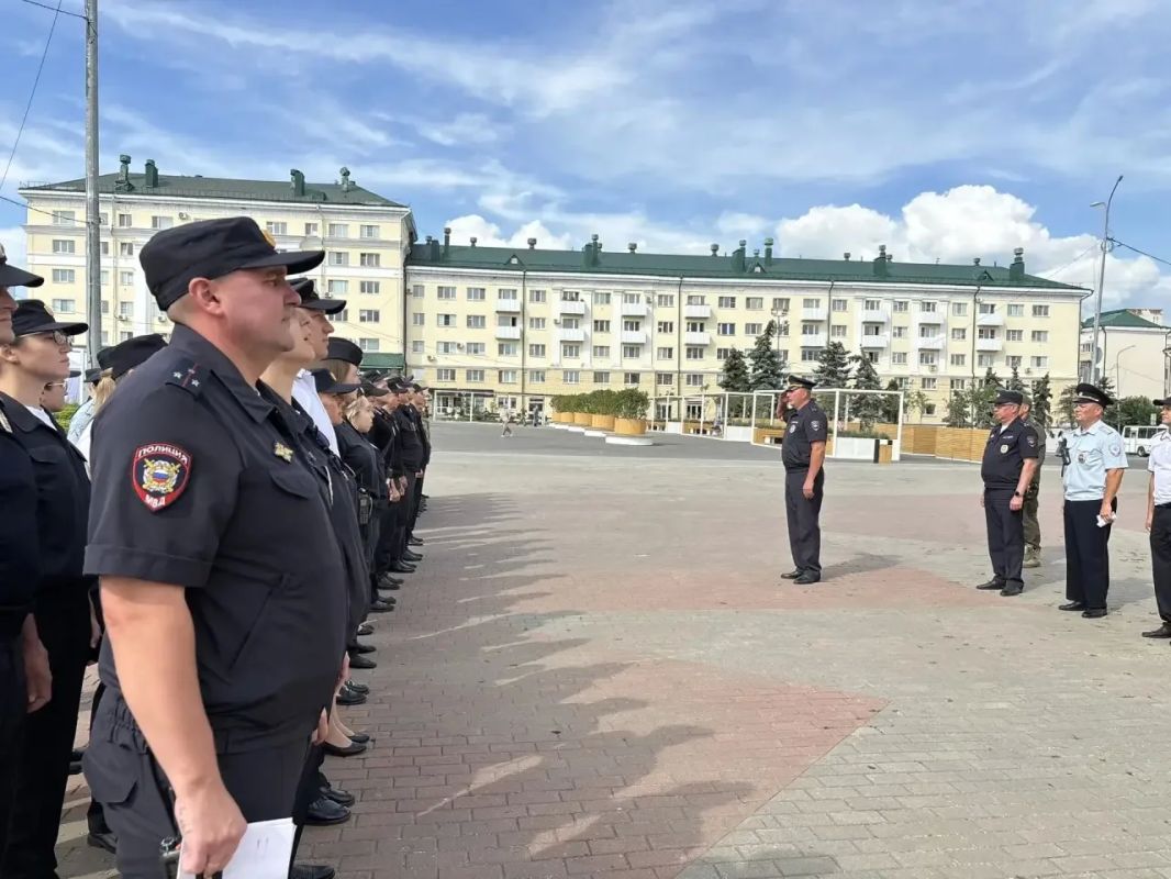 Сотрудники МВД по Республике Мордовия обеспечивают охрану общественного порядка в ходе празднования 25-летия канонизации Феодора Ушакова Сотрудники МВД по Республике Мордовия обеспечивают охрану общественного порядка в ходе празднования 25-летия канонизации Феодора Ушакова