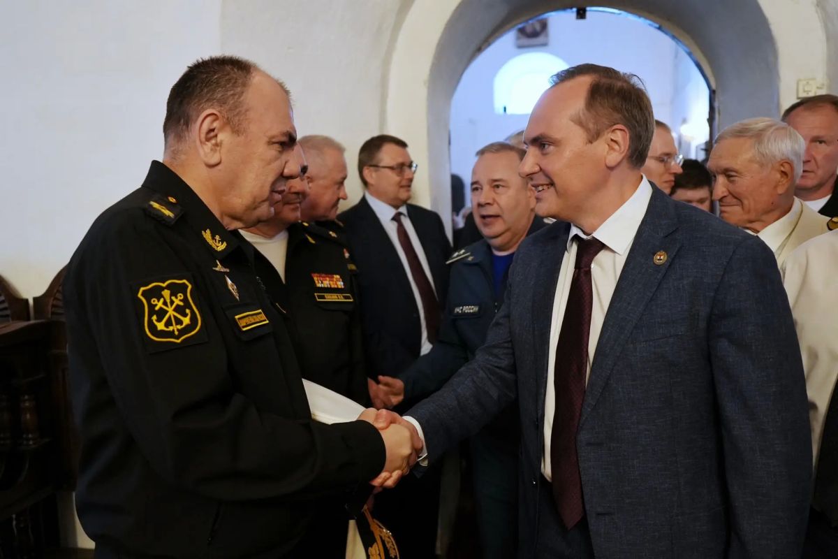 Артём Здунов: На святой темниковской земле, с дорогими почётными гостями, прибывшими в Мордовию на 25-летие канонизации великого флотоводца, нашего земляка - Фёдора Фёдоровича Ушакова Артём Здунов: На святой темниковской земле, с дорогими почётными гостями, прибывшими в Мордовию на 25-летие канонизации великого флотоводца, нашего земляка - Фёдора Фёдоровича Ушакова