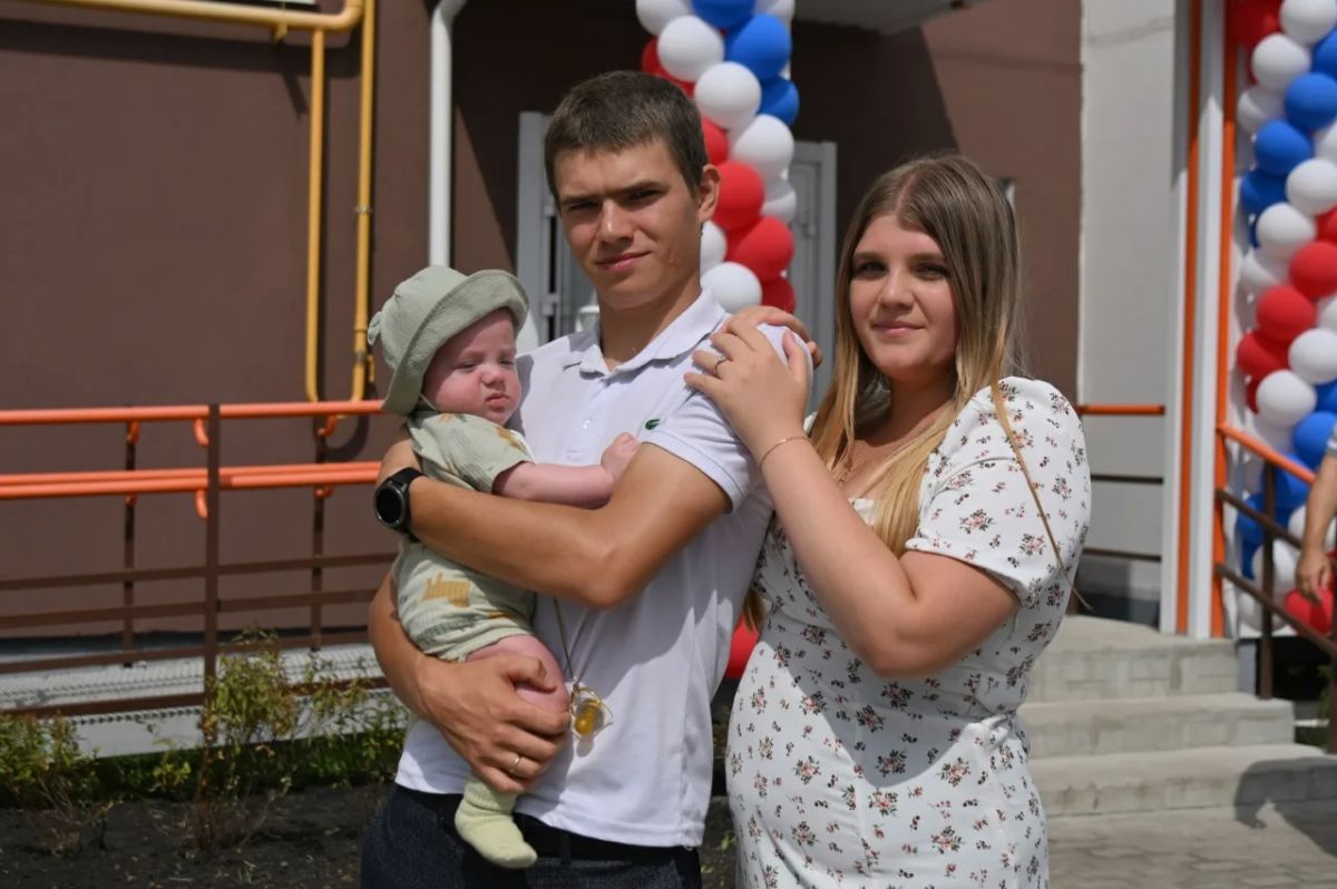 В Саранске, в доме по улице Косарева пахнет свежей краской, а в коридорах разносится детский смех В Саранске, в доме по улице Косарева пахнет свежей краской, а в коридорах разносится детский смех