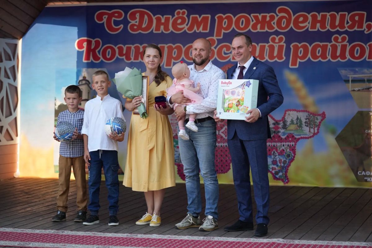Артём Здунов: #Деньрайона. Сегодня работаем в Кочкуровском районе: рад был встретиться с земляками - нашими тружениками, вместе обсудить насущные вопросы Артём Здунов: #Деньрайона. Сегодня работаем в Кочкуровском районе: рад был встретиться с земляками - нашими тружениками, вместе обсудить насущные вопросы