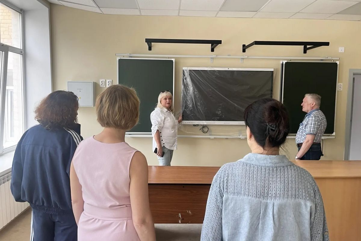 Родители продолжают проверять школы Мордовии на готовность к началу учебного года Родители продолжают проверять школы Мордовии на готовность к началу учебного года